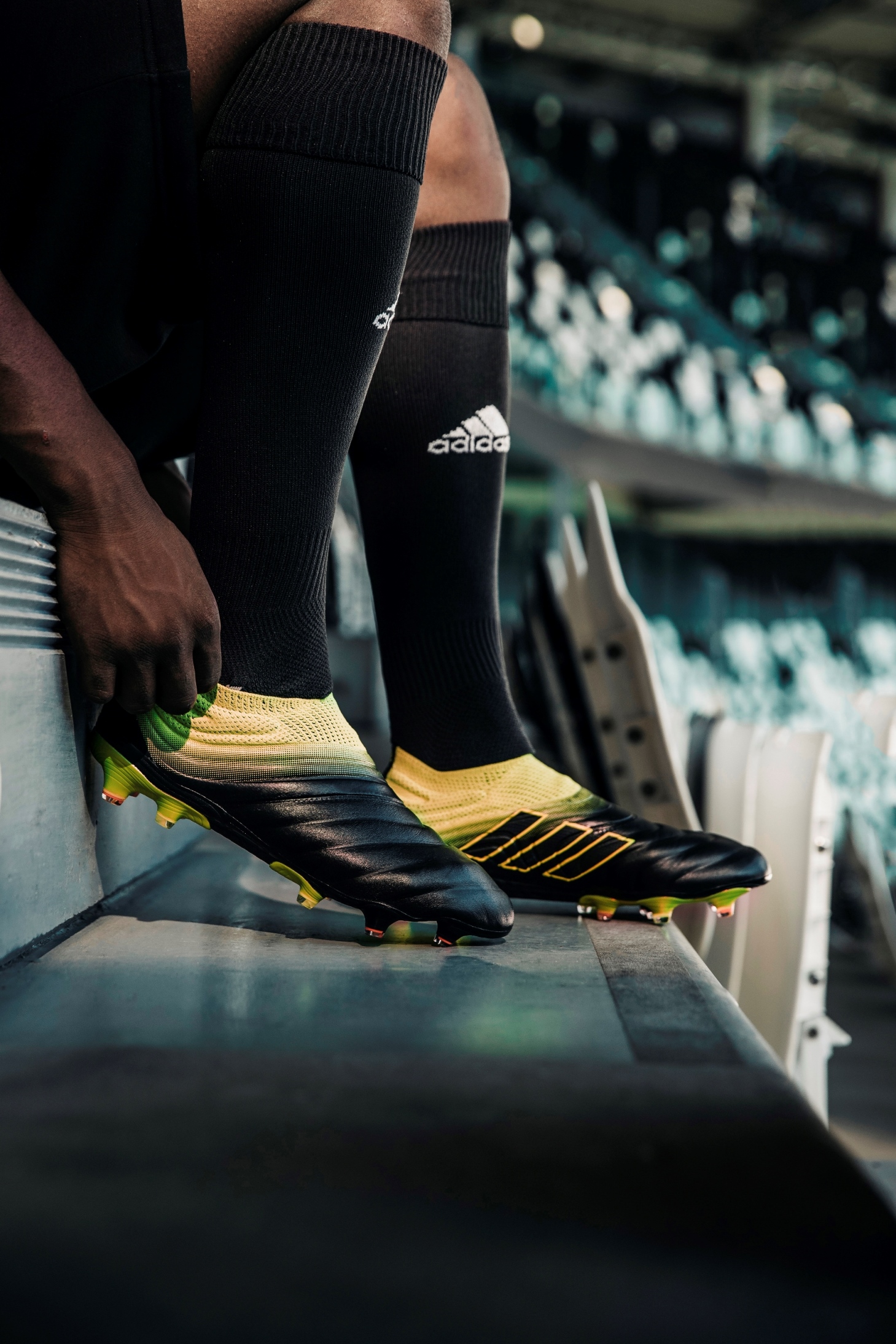 Derechos de autor Vislumbrar Dentro aaprevista - Adidas Football lanza la colección “Exhibit Pack”